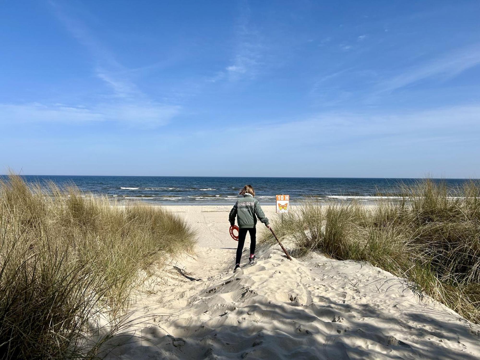 Exklusives Ostsee-Hausboot, Kueche Mit Spueler, Tv, Grosse Sonnenterrasse, 3X Kostenfreie Kfz-Parkplaetze, Klimaanlage, Bis Zu 6 Personen, 2X Baeder, Waschmaschine Boltenhagen  Eksteriør bilde